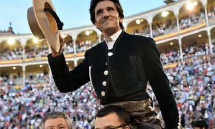 Diego Ventura sale por la Puerta Grande