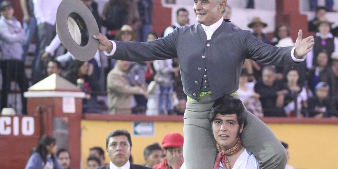 Rafaelillo salió a hombros en el festival de Tlaxcala