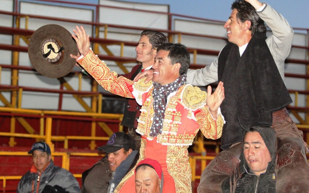 Ortega, Gamero y Pimentel salen a hombros