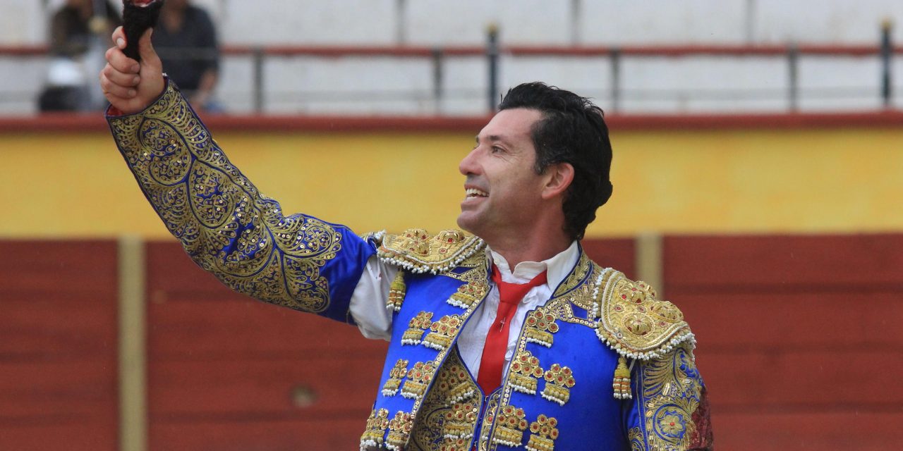 Jerónimo indulta un toro en Tepatitlán