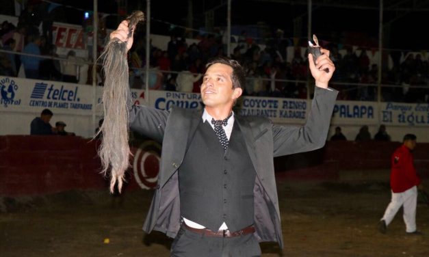«El Chihuahua» y Samperio triunfan en Tezontepec