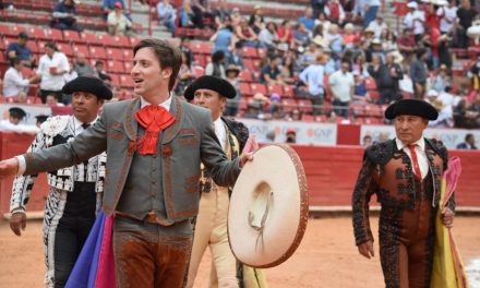 Solitaria vuelta al ruedo del rejoneador Joaquín Gallo en la México