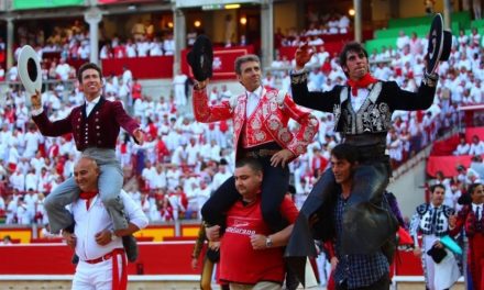 Hermoso, Hernández y Armendáriz salieron a hombros