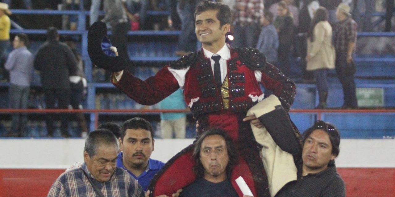 Joselito sale a hombros en Uriangato