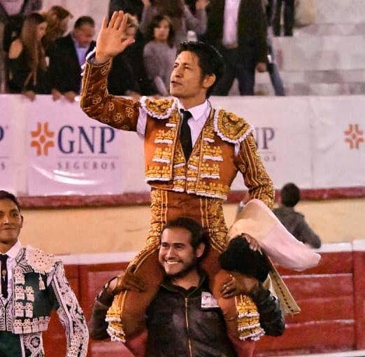 «El Zapata» triunfa en Irapuato
