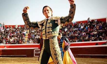 El novillero Nicolás Vásquez premiado como triunfador de Perú 2018