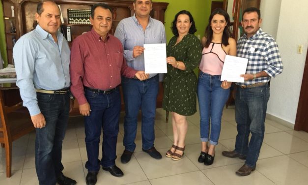 La Empresa Mundo Torero firma por tres años «La Petatera»