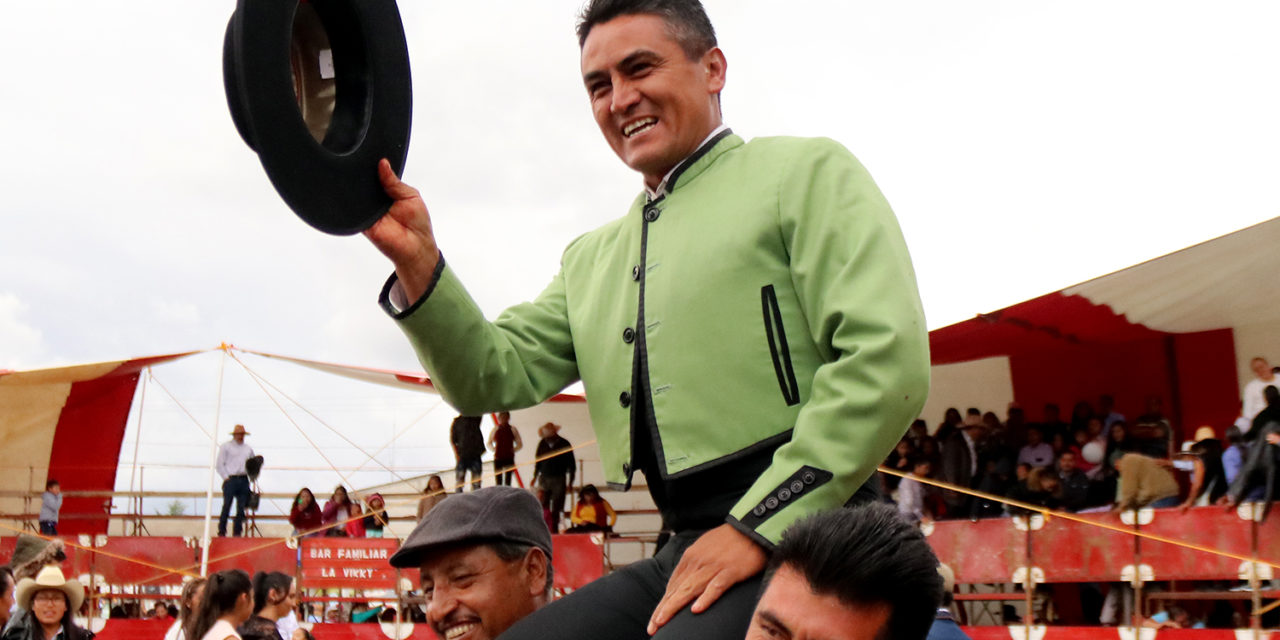 «El Pausao» cortó dos orejas en Atlangatepec