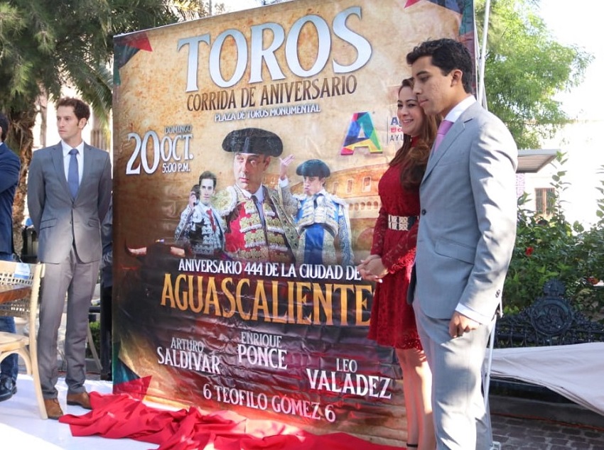 Anuncian carteles de aniversario en Aguascalientes