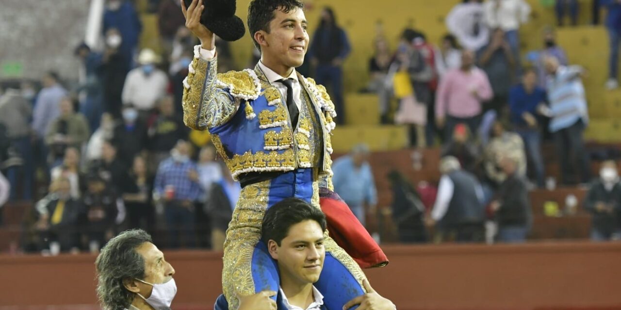Leo Valadez triunfa en «El Paseo»