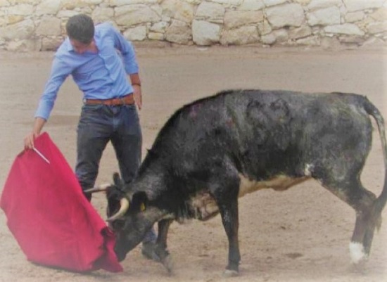 César Fernández, hijo de matador y novillera