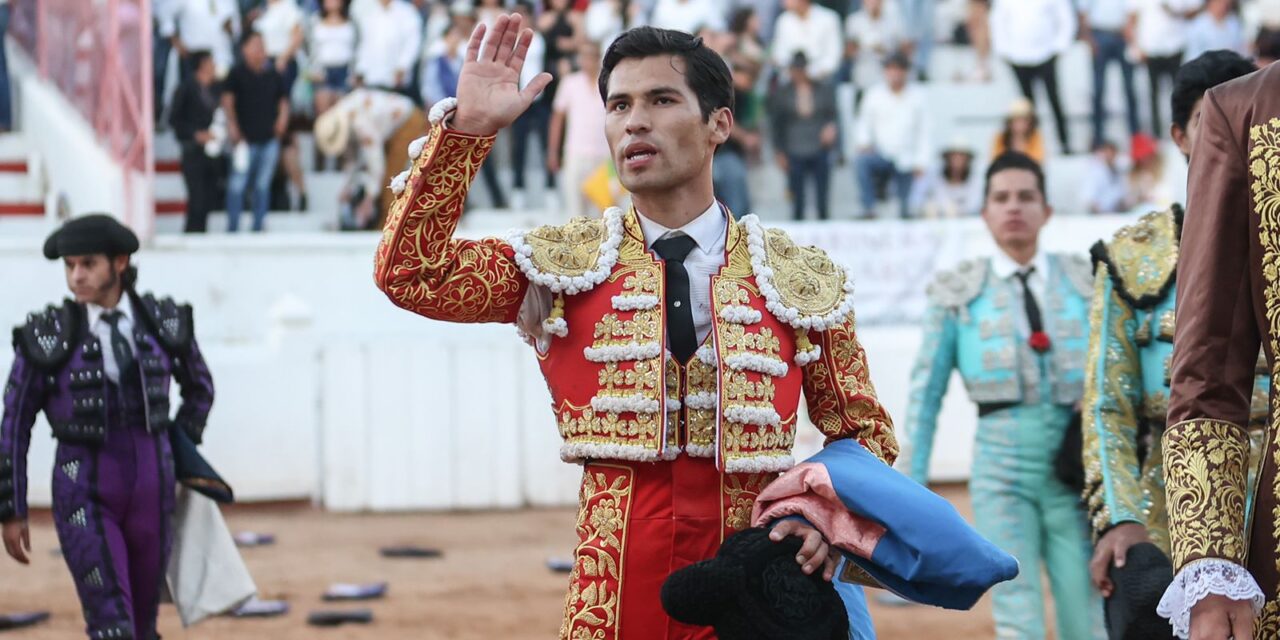 Francisco Martínez acerca al público a la Fiesta Brava