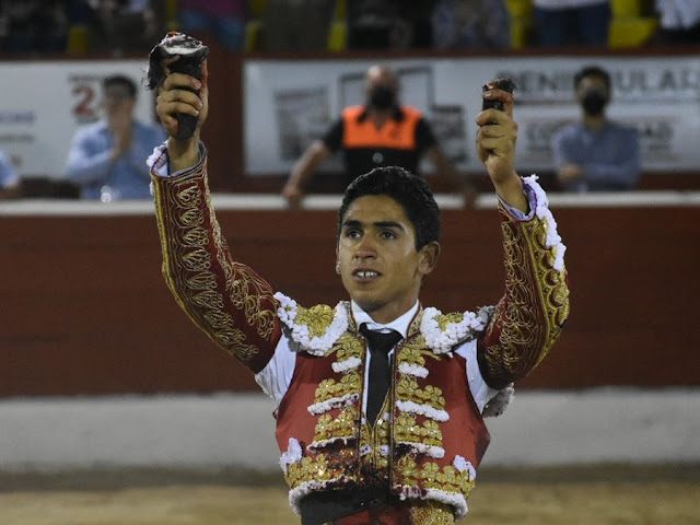 Triunfal debut de Héctor Gutiérrez en Mérida