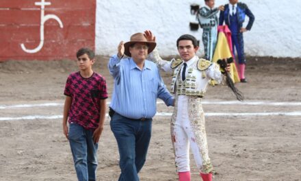 Juan Querencia triunfa en Cañadas de Madero