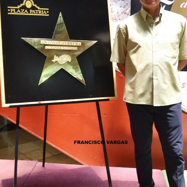 Develan estrella a Antonio Ferrera en el Paseo de la Fama
