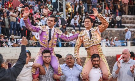 Salen  a hombros «El Zapata» y Diego Sánchez en Tecámac