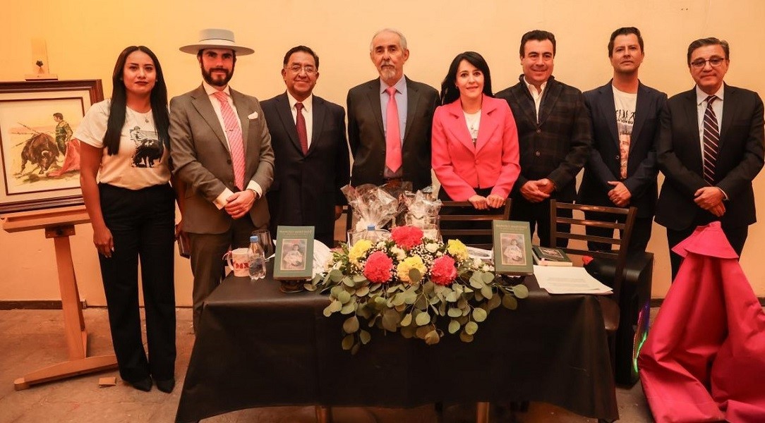 Presentan el libro «Manolo Martínez, el Mexicano de Oro», en la ciudad de Pachuca