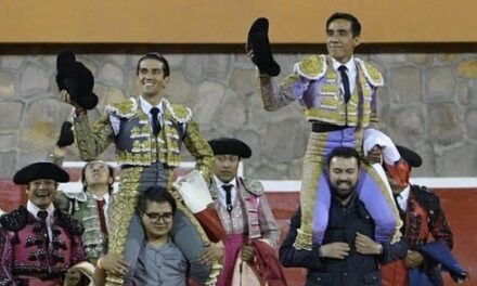 «Calita» y Romero comparten la Puerta Grande en Zacatecas