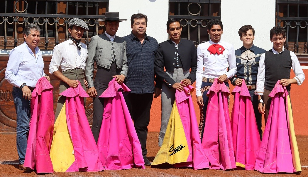El elenco de toreros de Zacatecas tienta en la dehesa de Pedro Haces e hijos