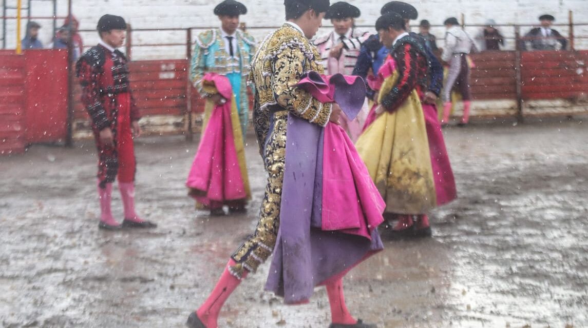 Se suspende corrida en San Cosme Xaloztoc al termino del cuarto toro por lluvia