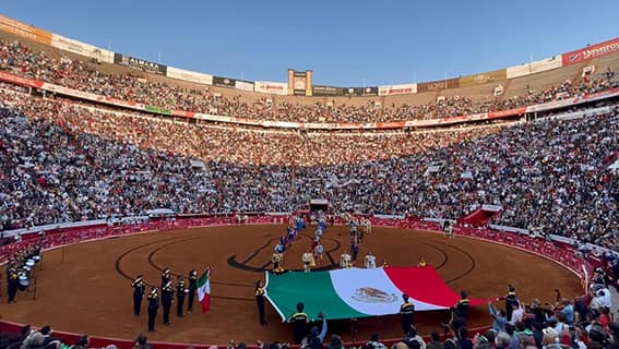 Vuelven los toros a la Monumental México