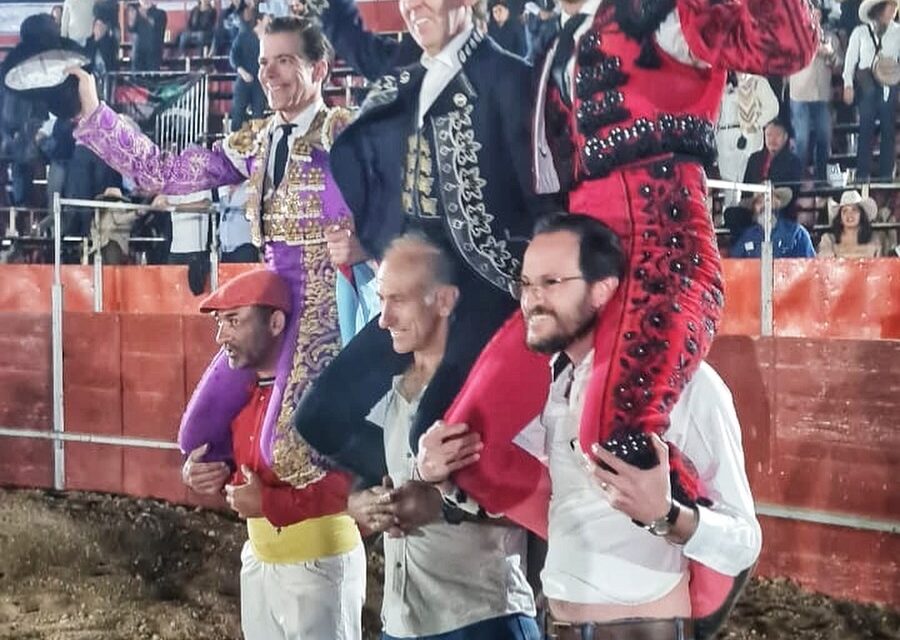 Tarde triunfal de Hermoso, Cortés y Sánchez en Tequila