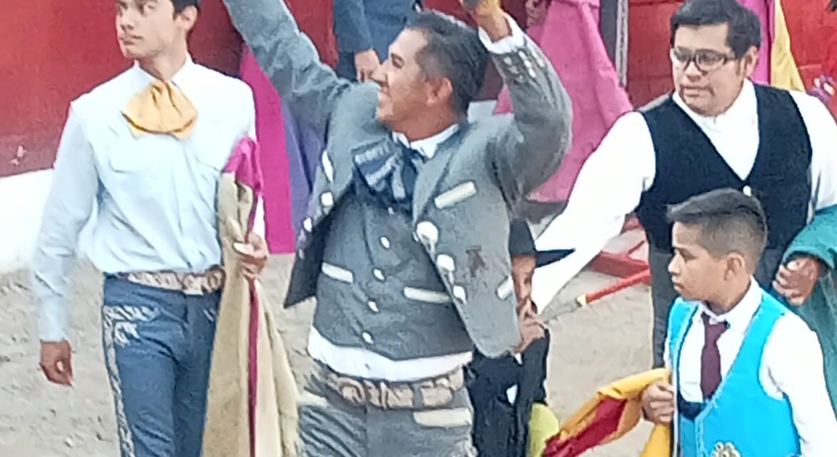 Ernesto Sánchez triunfa en San Pedro Xalostoc